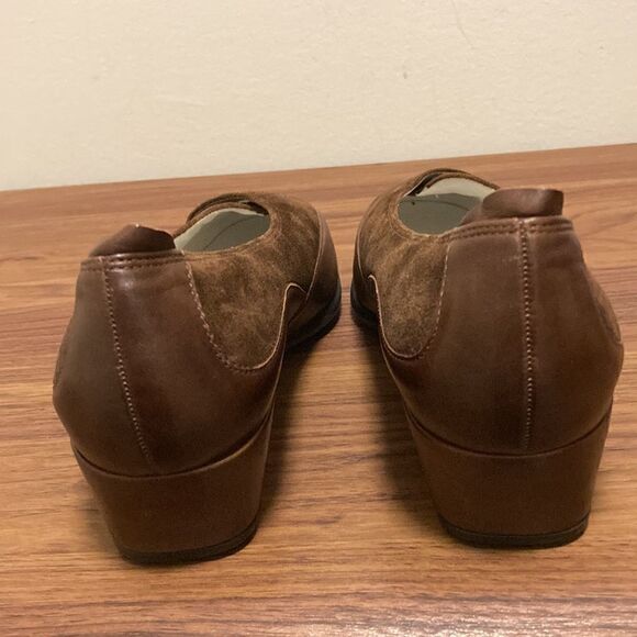 Sioux NWOT Brown Leather Woman’s Low Wedge Slip On Shoe. Size 5 1/2 C. - Picture 4 of 7